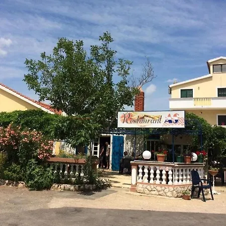 Gostinjska kuća With A Parking Space Drage, Biograd - 27951 Pakostane