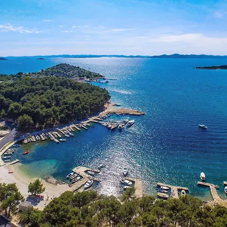 Gostinjska kuća With A Parking Space Drage, Biograd - 27951